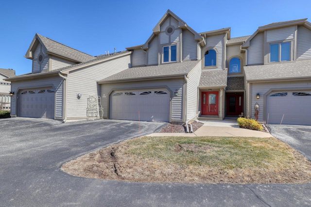 N24W30375 Crystal Springs DRIVE, Pewaukee, WI 53072