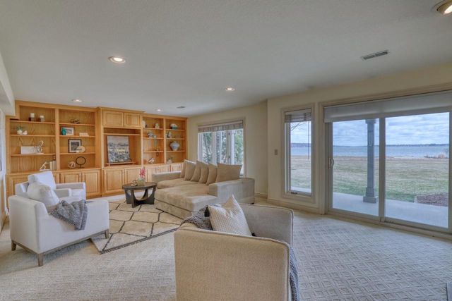 N24W30375 Crystal Springs DRIVE, Pewaukee, WI 53072