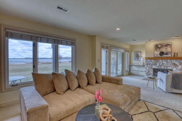 N24W30375 Crystal Springs DRIVE, Pewaukee, WI 53072