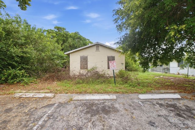 338 SE 1st Avenue, Delray Beach, FL 33444
