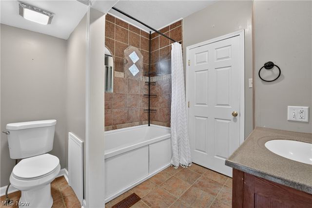 395 High Street, Wadsworth, OH 44281