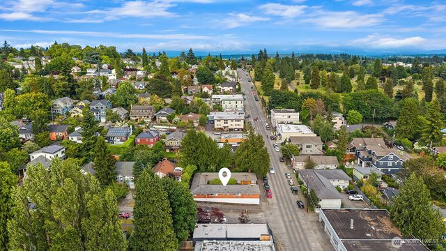 2800 NE 55th Street, Seattle, WA 98105