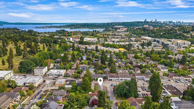 2800 NE 55th Street, Seattle, WA 98105