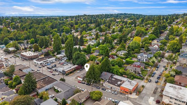 2800 NE 55th Street, Seattle, WA 98105