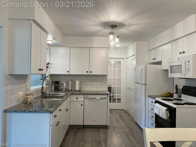 25738 Beck Road, Novi, MI 48374