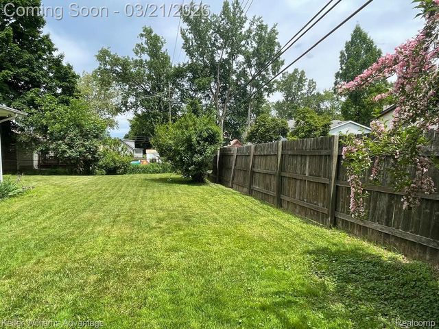 25738 Beck Road, Novi, MI 48374