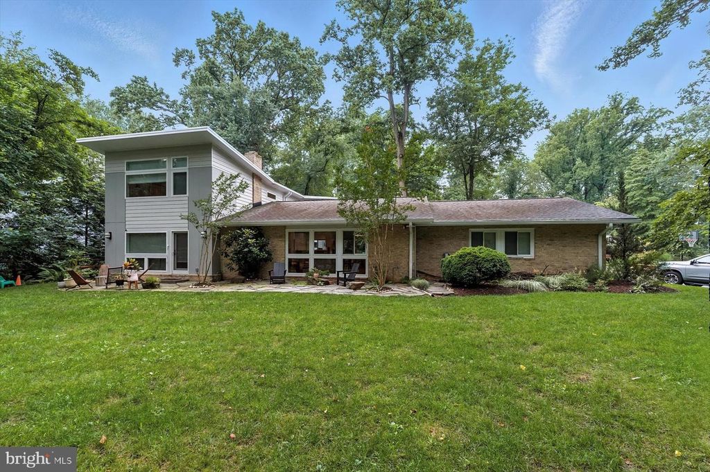 8216 FENWAY RD, Bethesda, MD 20817