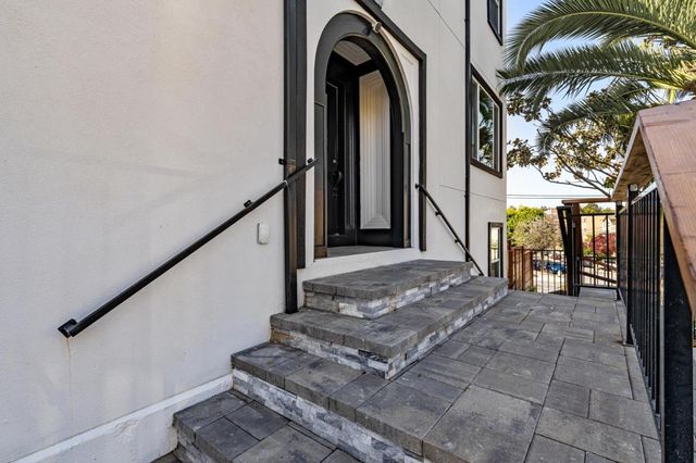 252 Euclid Avenue, Oakland, CA 94610