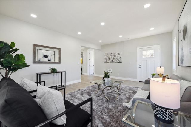 252 Euclid Avenue, Oakland, CA 94610