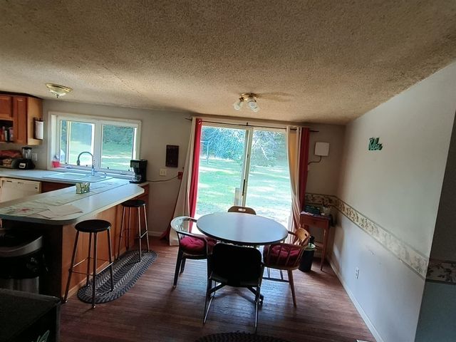 6073 E 28th Street, White Cloud, MI 49349