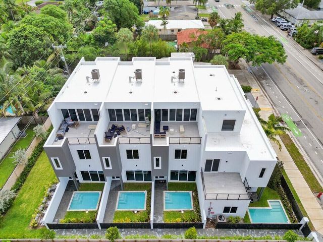 1220 NE 15th Avenue, Fort Lauderdale, FL 33304