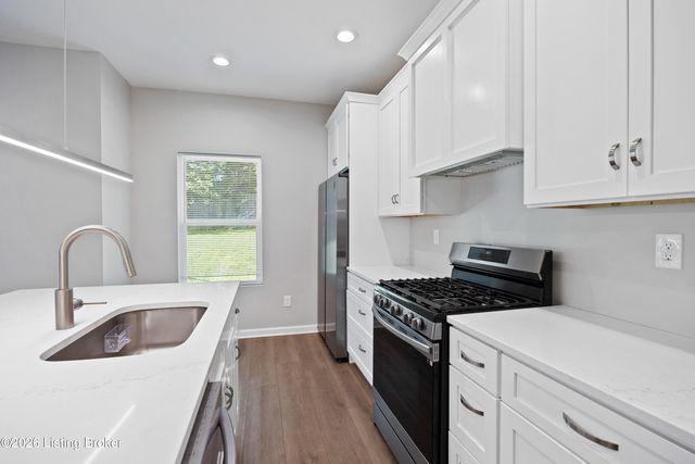 7703 Cottage Cove Way, Louisville, KY 40214