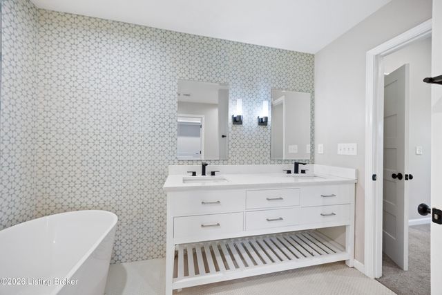 7703 Cottage Cove Way, Louisville, KY 40214