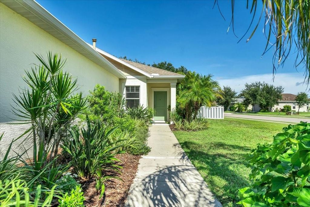 Image 2 of property listing at 11523 PIEDMONT PARK CROSSING, Bradenton, FL 34211