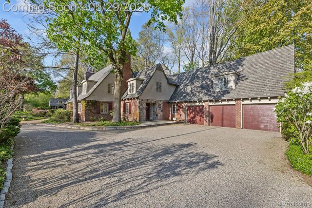 18234 Arselot Drive, Northville Township, MI 48168