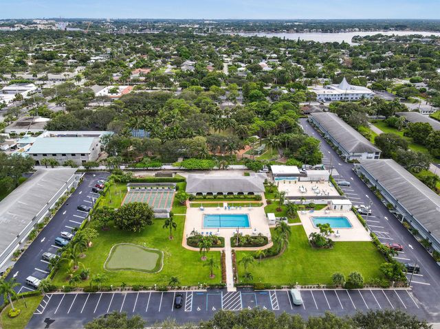 4 Garden Street 204n, Tequesta, FL 33469