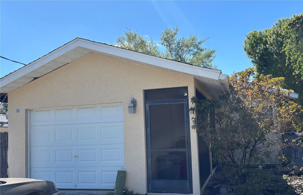 Image 1 of property listing at 1270 OXFORD DRIVE, Englewood, FL 34223