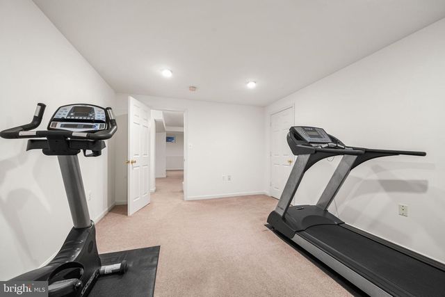 2613 LEMONTREE LN, Vienna, VA 22181