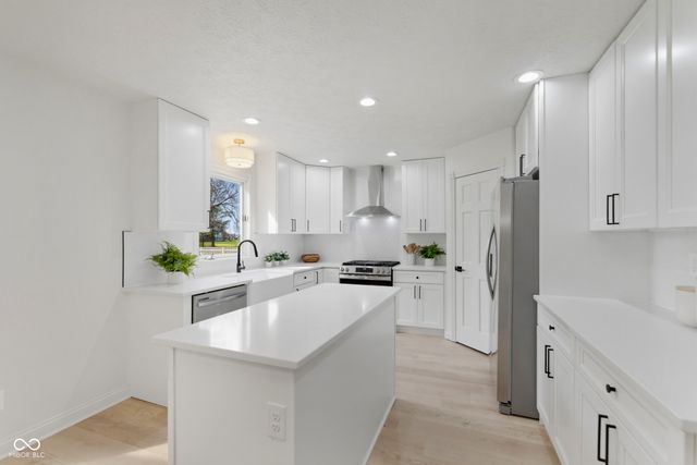 6079 Timberbend Drive, Avon, IN 46123