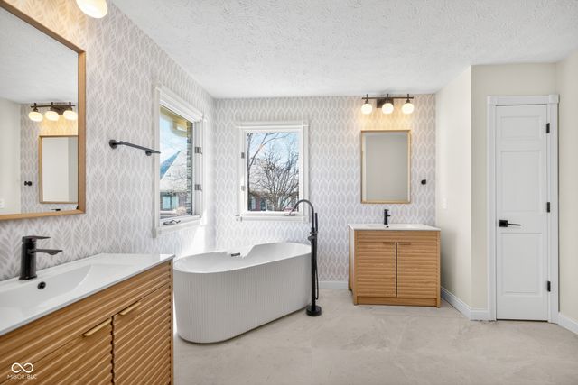 6079 Timberbend Drive, Avon, IN 46123