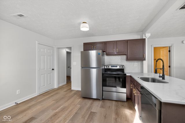 6079 Timberbend Drive, Avon, IN 46123