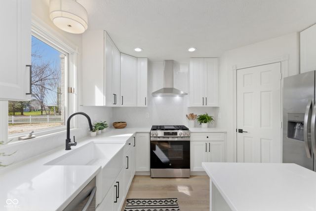 6079 Timberbend Drive, Avon, IN 46123