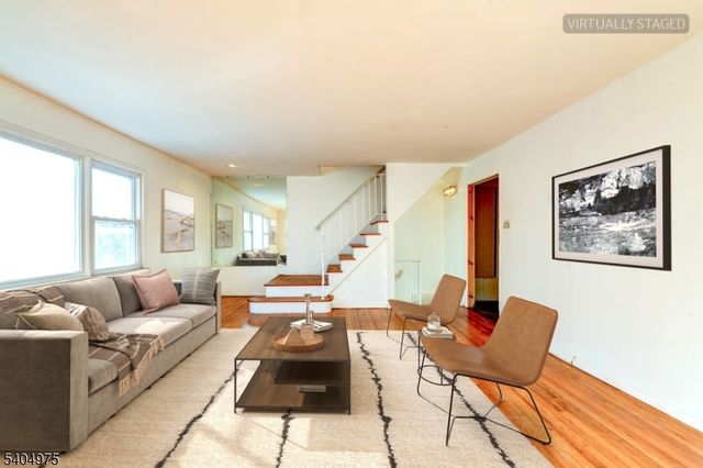 30 W 34Th St B, Bayonne City, NJ 07002