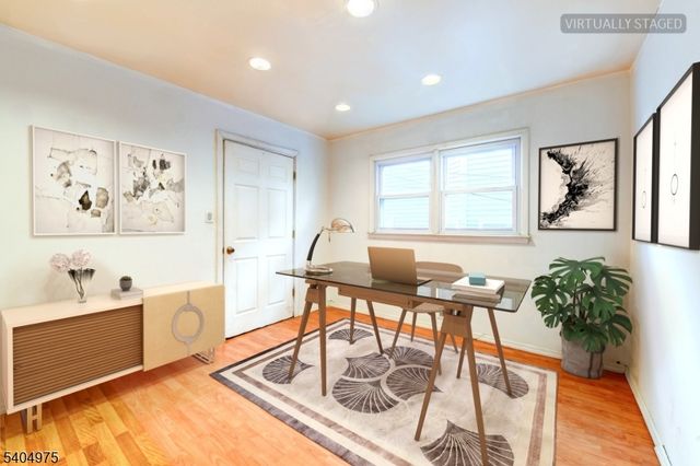 30 W 34Th St B, Bayonne City, NJ 07002