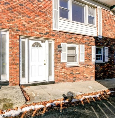 30 W 34Th St B, Bayonne City, NJ 07002