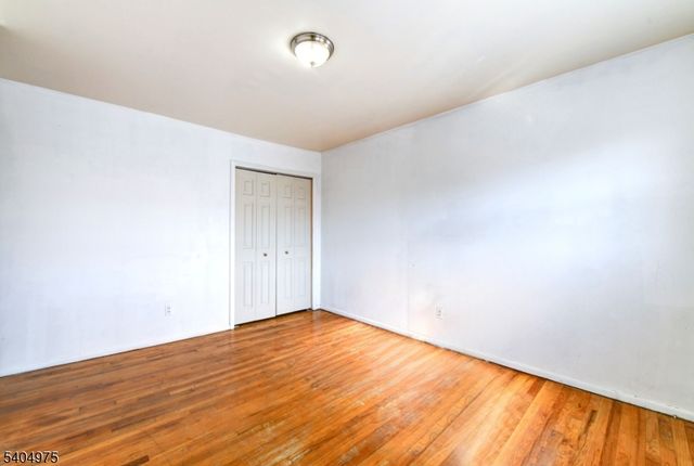 30 W 34Th St B, Bayonne City, NJ 07002