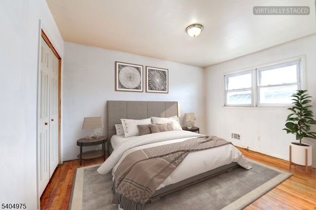 30 W 34Th St B, Bayonne City, NJ 07002