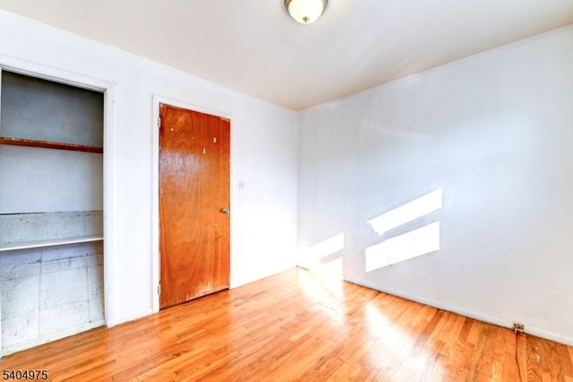 30 W 34Th St B, Bayonne City, NJ 07002