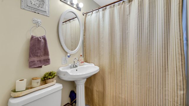 3813 Henry Avenue, Hammond, IN 46327