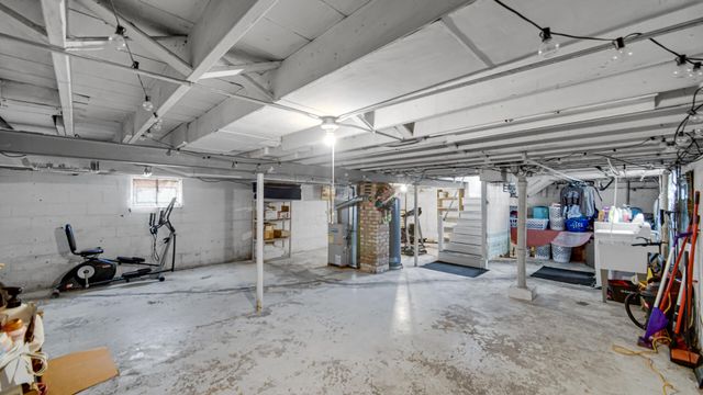 3813 Henry Avenue, Hammond, IN 46327