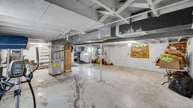 3813 Henry Avenue, Hammond, IN 46327