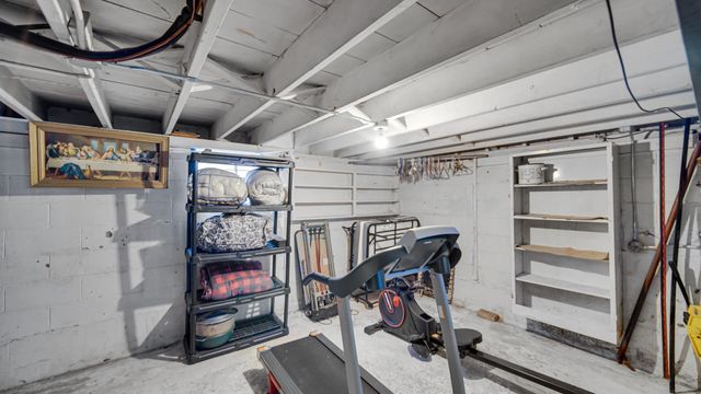 3813 Henry Avenue, Hammond, IN 46327