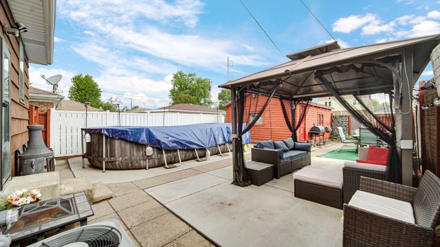 3813 Henry Avenue, Hammond, IN 46327