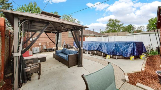 3813 Henry Avenue, Hammond, IN 46327