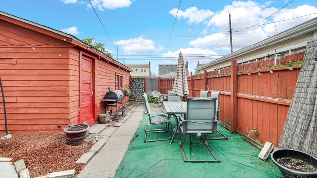 3813 Henry Avenue, Hammond, IN 46327