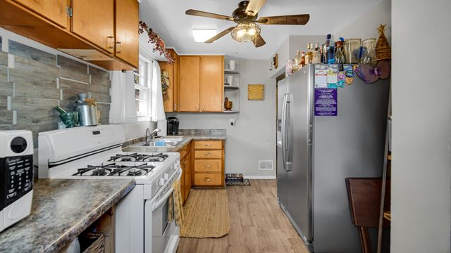 3813 Henry Avenue, Hammond, IN 46327