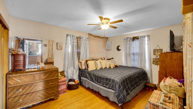 3813 Henry Avenue, Hammond, IN 46327