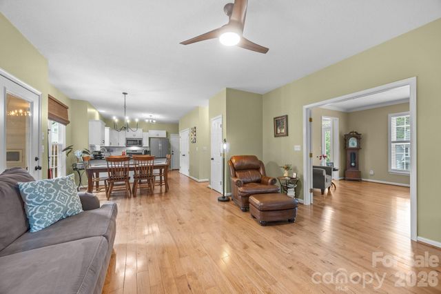 200 Windsor Forest Circle, Fletcher, NC 28732