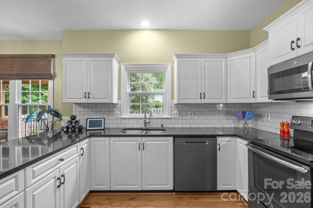 200 Windsor Forest Circle, Fletcher, NC 28732
