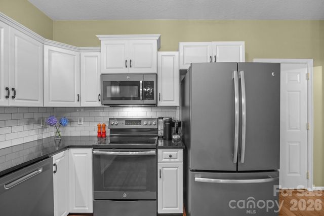 200 Windsor Forest Circle, Fletcher, NC 28732
