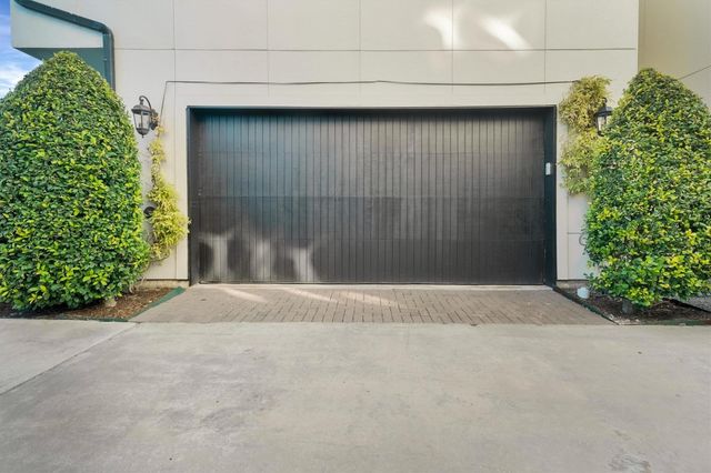 1216 Mosaico Lane, Houston, TX 77055