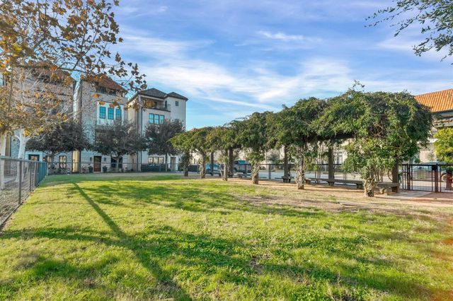 1216 Mosaico Lane, Houston, TX 77055