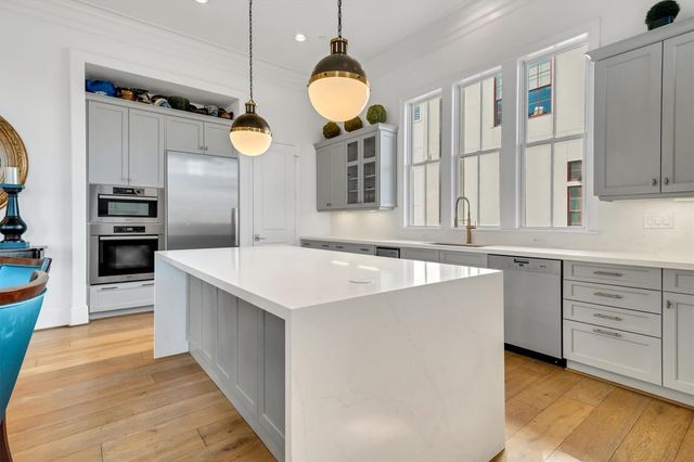 1216 Mosaico Lane, Houston, TX 77055