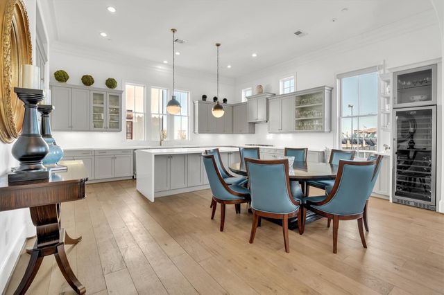 1216 Mosaico Lane, Houston, TX 77055