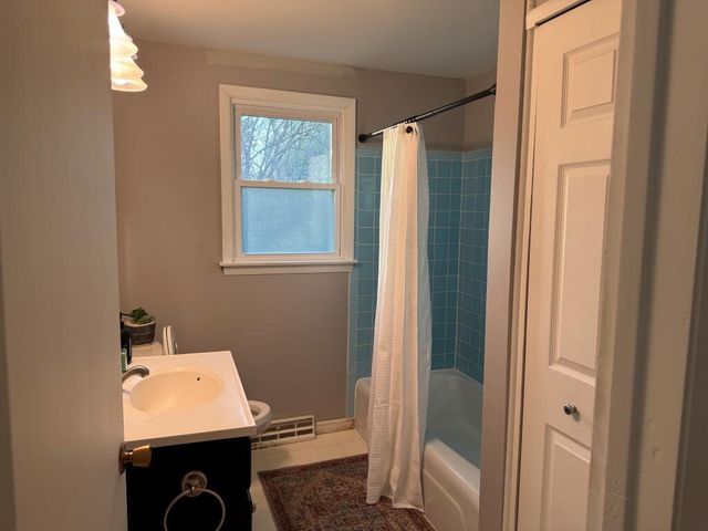 190 Debbie DRIVE, Waukesha, WI 53189