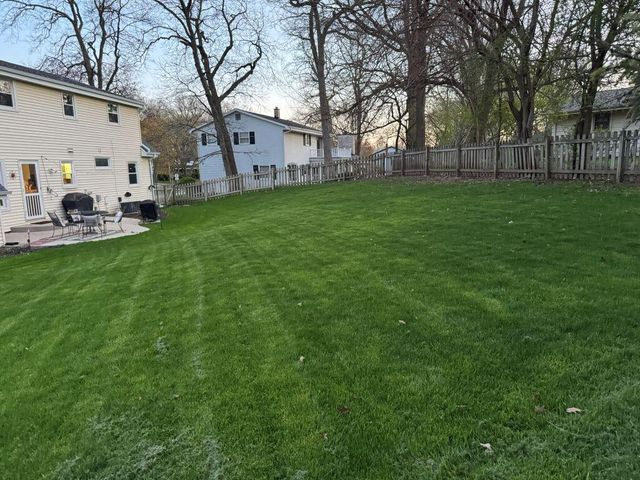 190 Debbie DRIVE, Waukesha, WI 53189